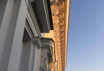 Geräumige 6-Zimmer Wohnung mit Balkon und Wintergarten in Berlin Tiergarten