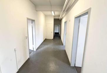 +Großzügige Lager- & Bürofläche unweit des Zentrums in Schwieberdingen+