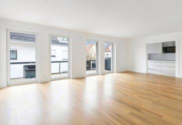 HEGERICH: Einziehen & wohlfühlen - Exklusive 4-Zimmer-Wohnung mit großem Balkon in München-Moosach