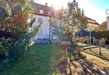 Familienfreundlich!3-FH, komplett frei, Bj. ca. 1937, ca. 202 m² Wfl., Grdst. ca. 438m², 1 Garage!