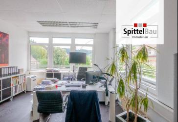Helle Büroeinheit in modernem Gewerbegebäude zu vermieten!