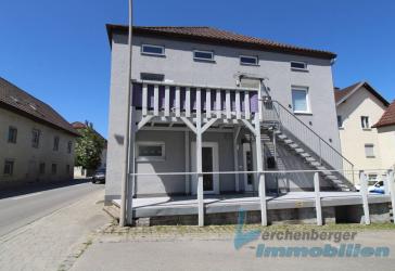 ***Zweifamilienhaus mit historischer Note in Adldorf***