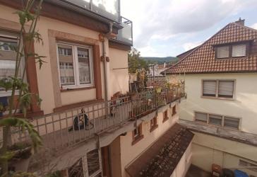 Gehobene Altbauwohnung mit großem Balkon ca. 150qm - Wohnraum oder gewerblichen Nutzung möglich