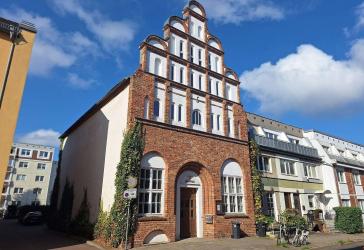 Aktion: Geschäftshaus im Zentrum von Greifswald - zusätzlicher TG-Stellplatz möglich