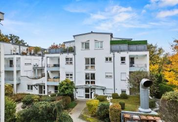 Komfortables Wohnen im Gartengeschoss - mit Terrasse und Aufzug erreichbar