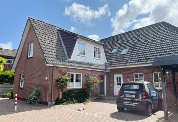 Büsum/ Zentrum: Großzügige 4-Zimmer Wohnung ideal für Familien in direkter Schulnähe