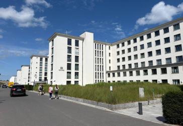 **Moderne Eigentumswohnung mit großem Balkon, Meerblick und Komfortausstattung in Haus 4 Natura - Südstrand 206**