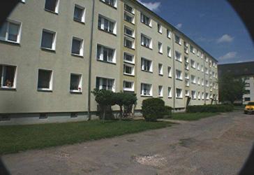ZWEI MONATE MIETE FREI! Neu renovierte 3-Zimmer-WE mit Balkon in der 2. Etage, ruhige Grünlage!