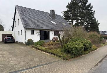 MeinRaum... Platz für Ihre Familie! Freistehendes Einfamilienhaus mit großem Garten, Terrasse und Garage in Erkelenz-Houverath