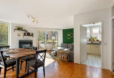 Attraktive Kapitalanlage: Vermietete 3-Zimmer-Wohnung mit Balkon, Aufzug und Erbpacht in Bestlage