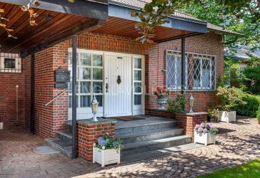Viel Raum für Ihre Wohnideen - Großzügiges Zuhause mit Westgrundstück und Gartenidylle