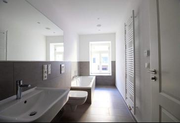 Individuelle 5 Zimmer Wohnung + 2 Bädern mit eigener Terrasse im beliebten Lindenau
