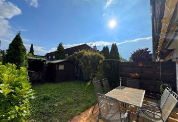 Gepflegtes Einfamilienhaus mit sonnigem Garten und Garage