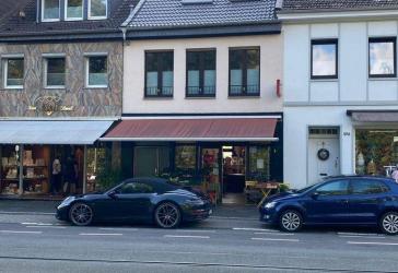 Krefeld-Bockum: Wohn- & Geschäftshaus in begehrter Lage zu verkaufen