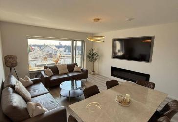 Moderne 3-Zimmer-Wohnung mit hochwertiger Einbauküche, Balkon, Aufzug und Stellplatz in Köln-Esch