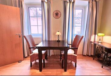 Einfamilienhaus in hochwassersicherer Lage und Terrasse in Ediger-Eller