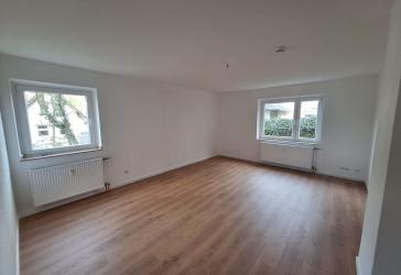 Kleine 3 Zimmer Wohnung mit Gartennutzung, frisch renoviert