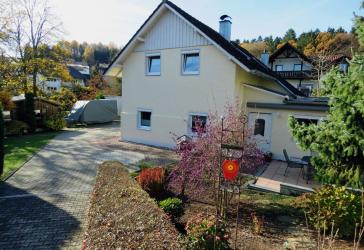 Einfamilienhaus mit Einliegerwohnung in absolut ruhiger Stadtrandlage von Deggendorf