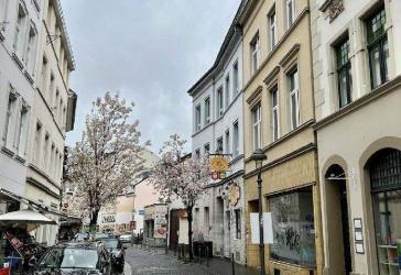 Solides Wohn- und Geschäftshaus - opt. mit Baugrundstück - in Top-Lage in der Bonner Altstadt!