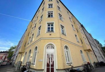 Charmantes Altbau (Laden-)Büro im Erdgeschoss