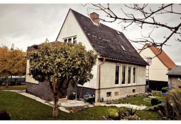 + + EINFAMILIENHAUS + WEIDENGRUND IN SCHMÖLLN + RUHIGE LAGE + +