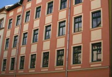 Mehrfamilienhaus mit Kaminöfen & Stellplätzen im Innenhof in Chemnitz