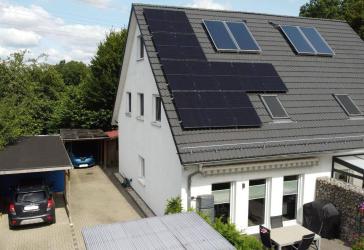 ? Moderne Doppelhaushälfte mit Garten, Photovoltaik & Wallbox – Henstedt-Ulzburg (Süd)