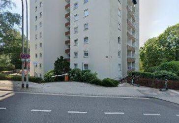 4,5 Z-K-B-Etagenwohnung mit Fahrstuhl, Kelleranteil, Waschmaschinenanschluss im Bad, parken an der Straße, ab sofort zu kaufen inkl. Mieteinnahmen