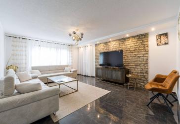 Familienfreundliche 4,5-Zimmer-Wohnung mit Balkon & Tiefgarage - Ihr neues Zuhause wartet!