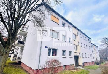 (R)eserviert! Etagenwohnung mit Balkon, Kellerraum und Garage