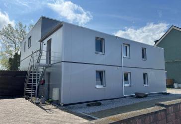 *REDUZIERT* Vielseitiges Immobilienensemble mit Halle, moderner Hauptwohnung und zwei vermieteten Wohneinheiten - eine seltene Gelegenheit mit Potenzi