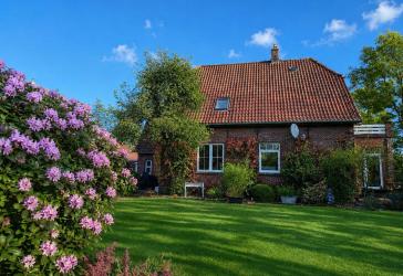 Wohnen & Arbeiten unter einem Dach - Einfamilienhaus mit Baugrundstück in Butjadingen!