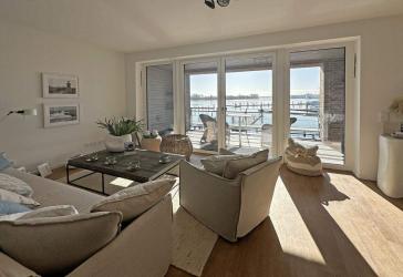 Großzügige Maisonette-Neubauwohnung in erster Reihe mit Traveblick