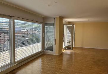 Helle Penthouse Wohnung mit zwei Terrassen im Herzen von Lörrach