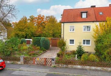 Charmante Doppelhaushälfte - naturnah wohnen!