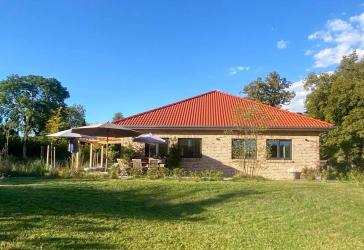 Luxuriöser Bungalow in traumhafter Naturlage am Kummerower See