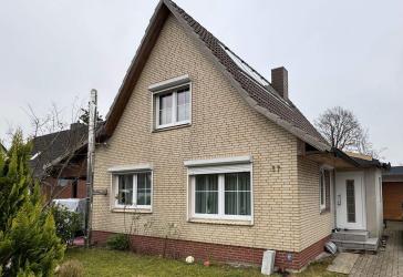 Provisionsfrei! Einfamilienhaus + Einliegerwohnung + Doppelgarage + Sackgassenlage!