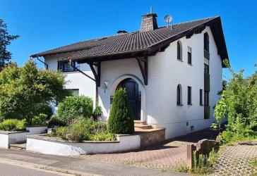Exklusives Mehrgenerationenhaus in bevorzugter Wohnlage von Homburg