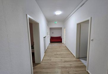 Zentrumsnahe WG-geeignete-Wohnung am Stresemannplatz!