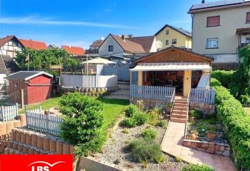 Wohnen auf einer Ebene - gepflegter Bungalow mit Kamin, Klima & Urlaubs-Garten