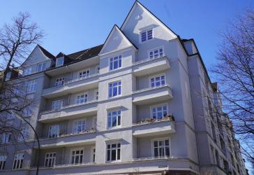 Winterhude Laden und Wohnung in Toplage