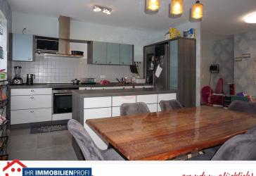 Ruhig Wohnen oder Kapital anlegen - Großzügig geschnittene 4-Zimmer-Wohnung