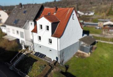 +++ Hangard! Charmantes, modernisiertes Ein- bis Zweifamilienhaus mit Doppelgarage, Garten, Terrasse und herrlichem Panoramablick +++