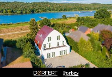 Tespe | Große helle Doppelhaushälfte auf 3 Ebenen mit 2 Balkonen, 1 Terrasse & einmaligem Elbblick