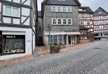 Preiswertes Ensemble aus 2 großen sanierten miteinander verbundenen Fachwerkhäusern mit über 500m² WFl!