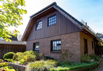 Schönes Haus für junge Familie mit großem Grundstück in Rosengarten
