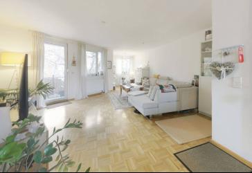 Charmante 2,5-Zimmer-Etagenwohnung mit Balkon und Garage