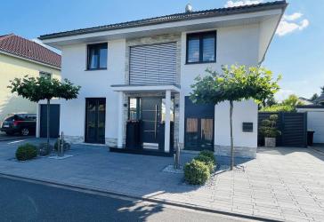 Moderne Stadtvilla mit Design Still in Krefeld-Oppum & PROVIONSFREI - PRIVATVERKAUF !