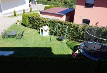 Helle Erdgeschosswohnung mit Einbauküche und modernem Bad