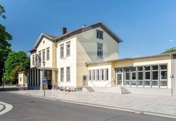 Modernisiertes Denkmal in Königswinter - ideal für Gastro, Büro & Praxis ab 990.000 €